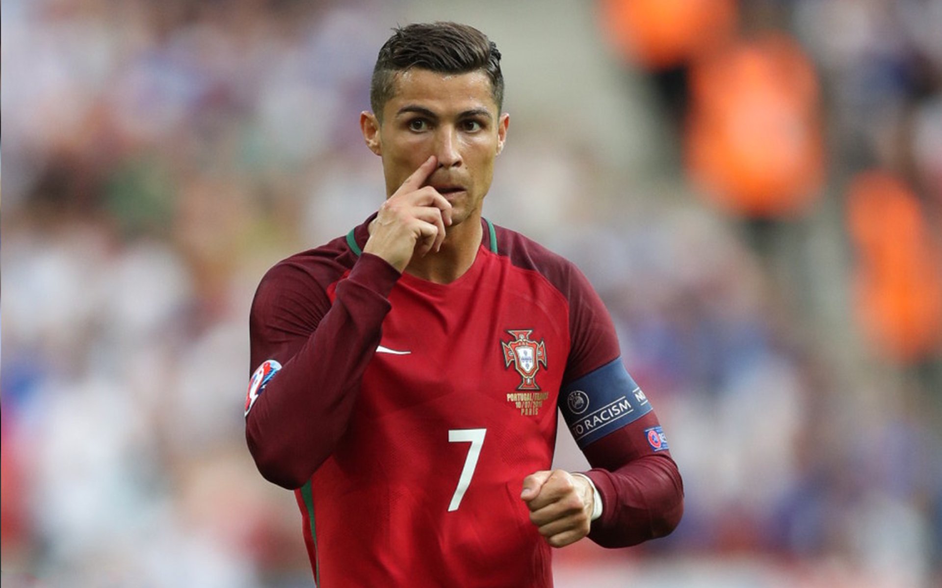 在季后赛对阵快船时，库里全场投中9个三分球，砍下41分带领勇士逆转！